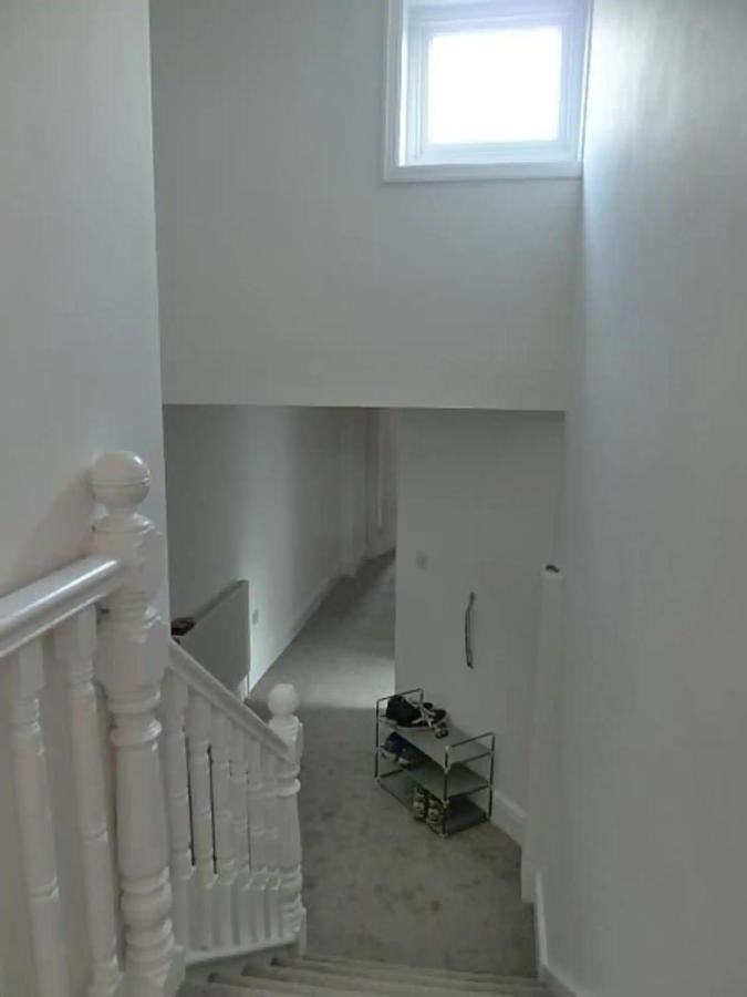 Top Floor Flat With Sea View Херн Бей Екстериор снимка